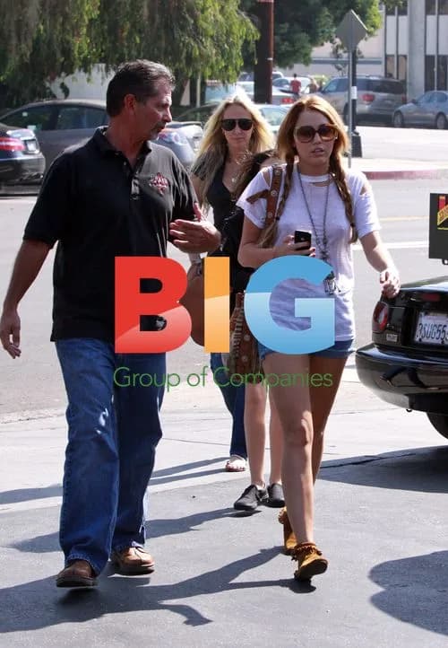 Miley Cyrus Lunch with Family
