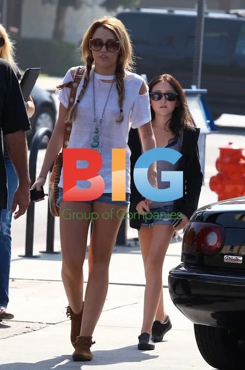 Miley Cyrus Lunch in Toluca Lake