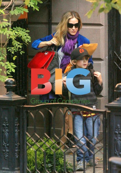 Sarah Jessica Parker Takes Son to School