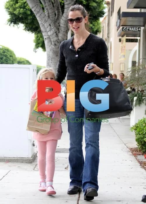 Jennifer Garner and Daughter Violet in Santa Monica