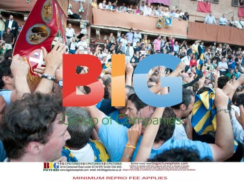 Kate Moss and Jamie Hince Spotted Wearing Wedding Rings