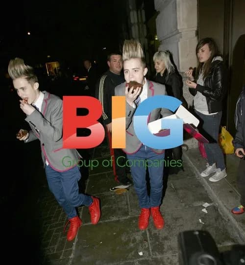 Jedward Eating Chocolate Cake