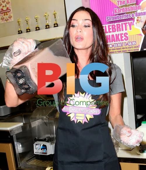 Jasmine Waltz at Millions of Milkshakes