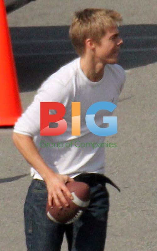 DWTS Dancers Hough and Chmerkovskiy Play Football