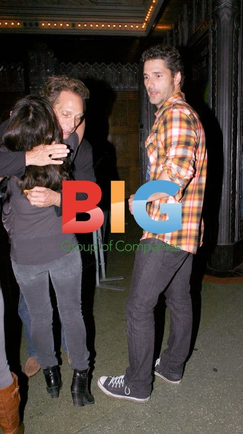 Eric Bana Leaves The Wiltern with New Woman