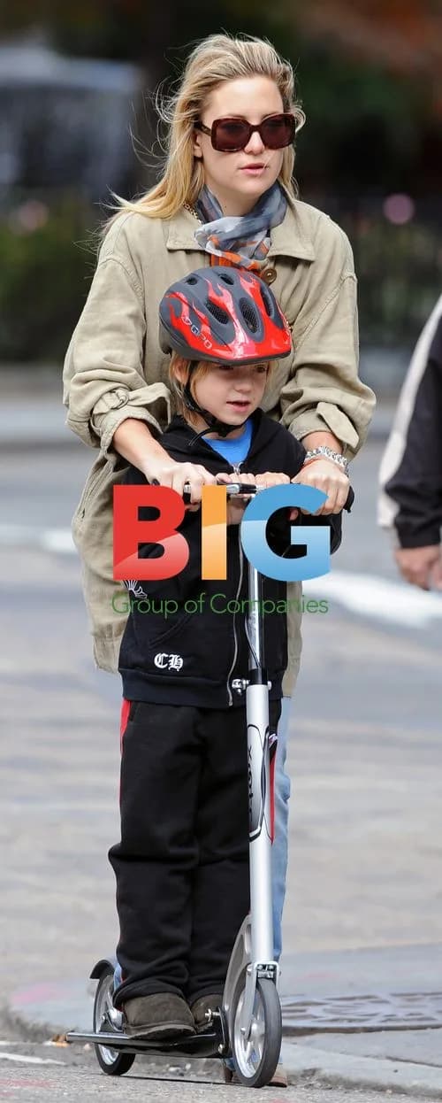 Kate Hudson Skateboarding with Son in NYC