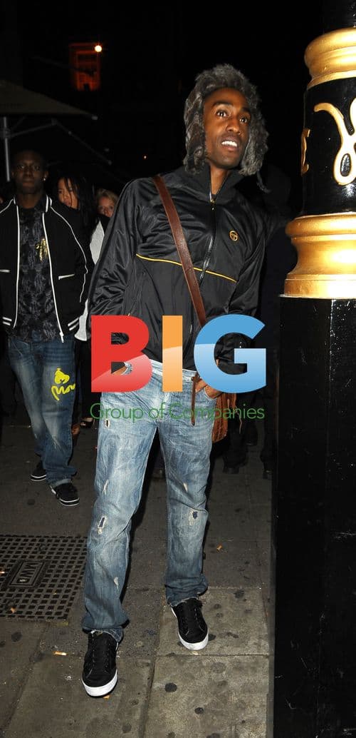 Singer Simon Webb at Aura Nightclub