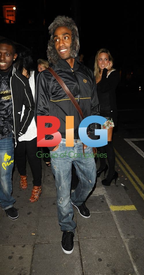 Singer Simon Webb at Aura Nightclub