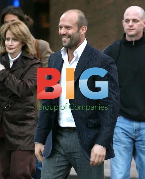 Jason Statham on 'Safe' set