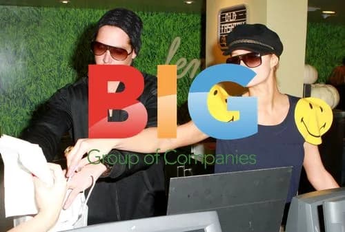 Paris Hilton and Cy Waits Grab Food in Beverly Hills