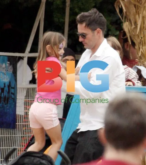 David Arquette takes daughter Coco to pumpkin patch