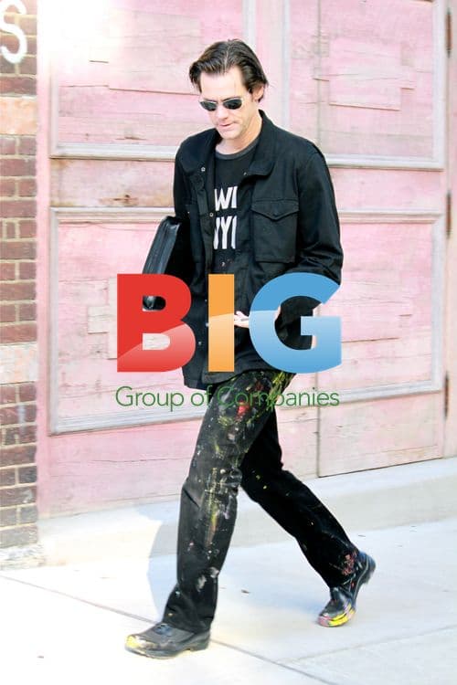 Jim Carrey Strolling in NYC