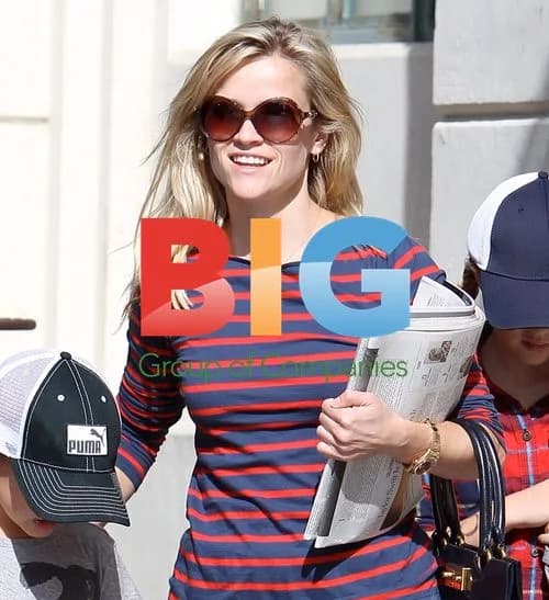 Reese Witherspoon Shopping with Kids