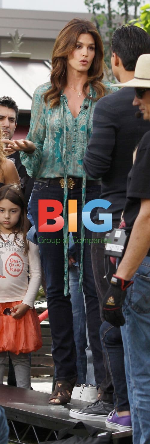 Cindy Crawford visits Extra at The Grove