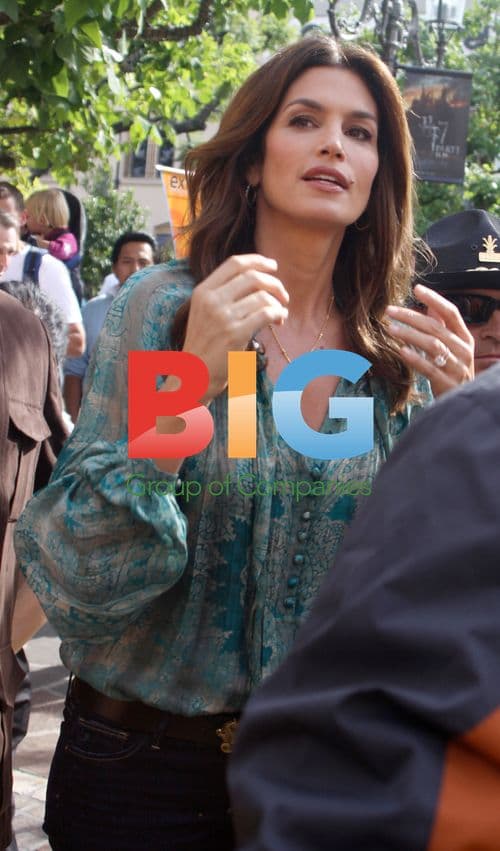 Cindy Crawford at The Grove in LA