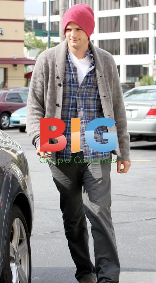 Ashton Kutcher Opens Car Door for Demi Moore