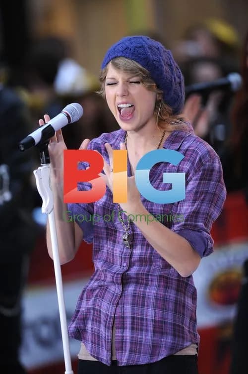 Taylor Swift Performs on Today Show