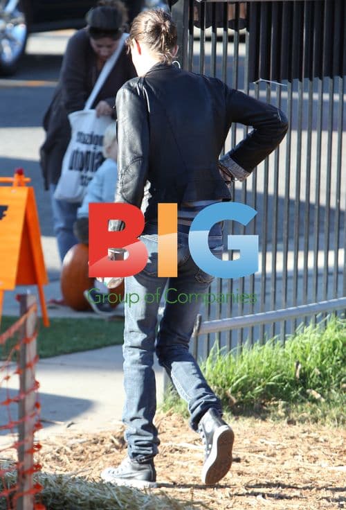 Samantha Ronson at Pumpkin Patch