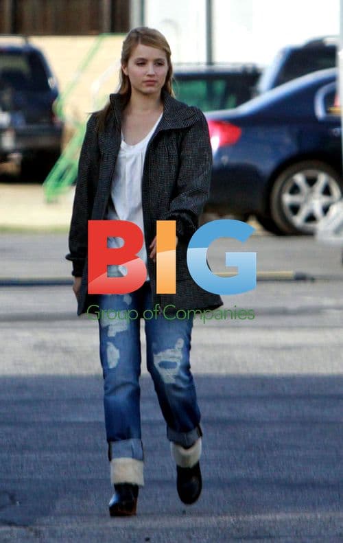 Dianna Agron on Glee set