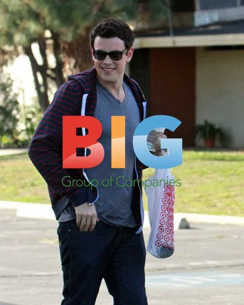 Corey Monteith and Naya Rivera on "Glee" set