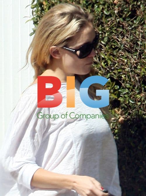 Kate Hudson Leaves Mom Goldie Hawn's House