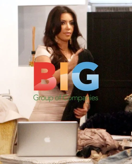 Kim Kardashian Shopping in NYC
