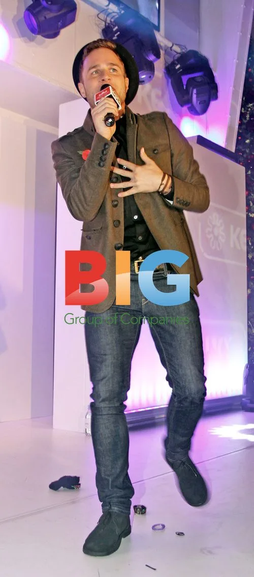 Olly Murs Switches on Trafford Center Xmas Lights