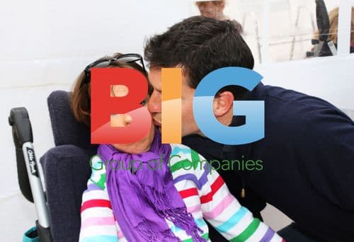 Tim Henman opens mental health charity tea room