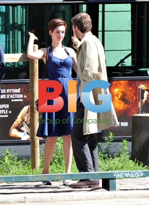 Anne Hathaway Filming 'One Day' in Paris