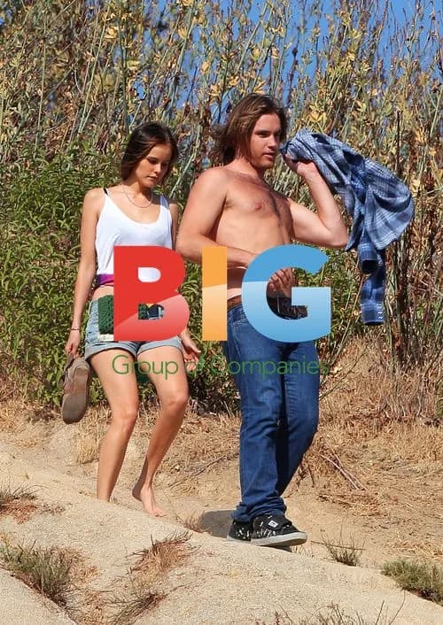 Isabel Lucas Hikes with Mystery Love Interest