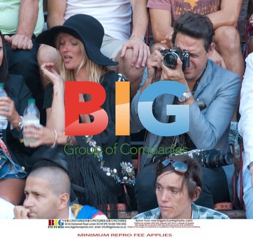 Kate Moss and Jamie Hince Spotted Wearing Wedding Rings