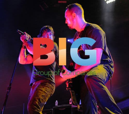 Scott Stapp and Mark Tremonti of Creed perform