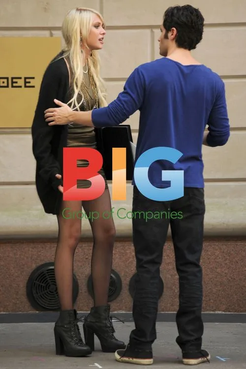 Taylor Momsen and Penn Badgley on 'Gossip Girl' Set
