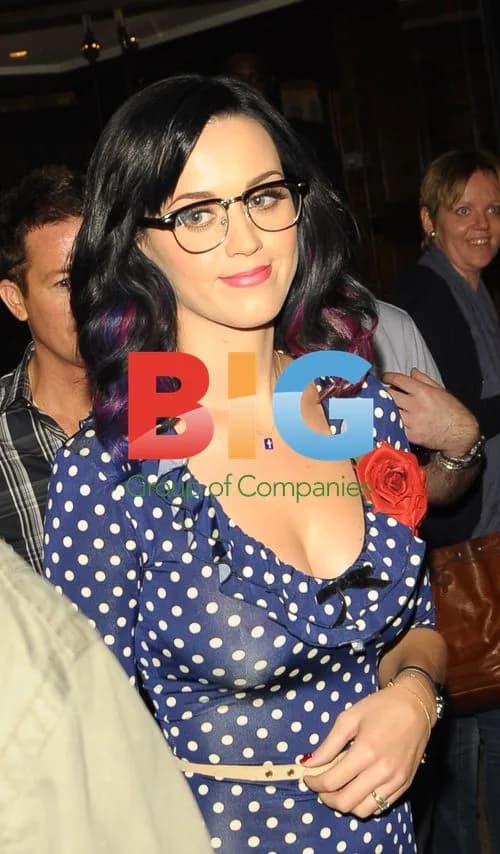 Katy Perry Shopping in London