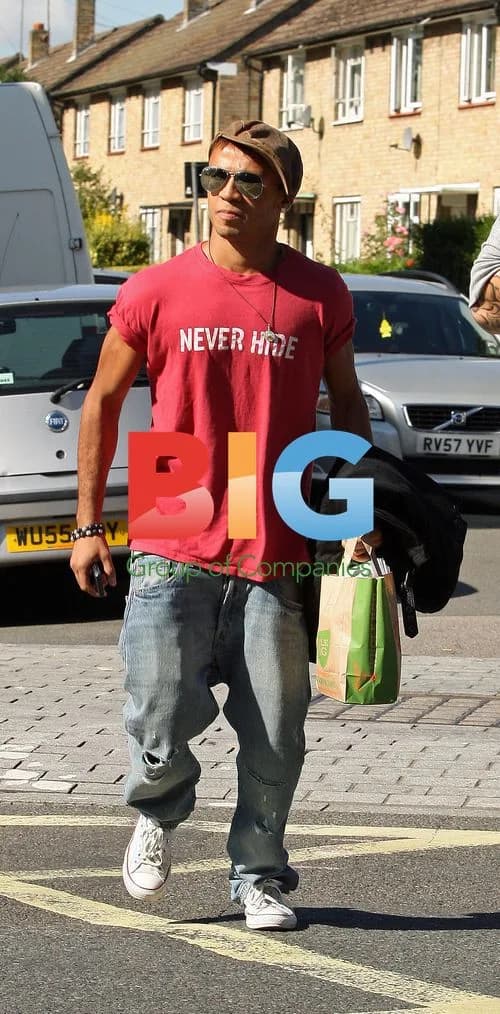 JLS singer Aston Merrygold buys sandwich