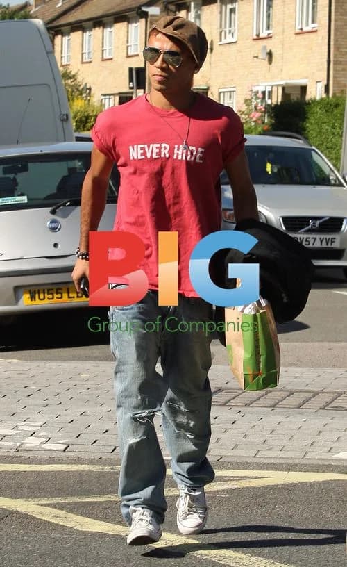 JLS singer Aston Merrygold buys sandwich in London