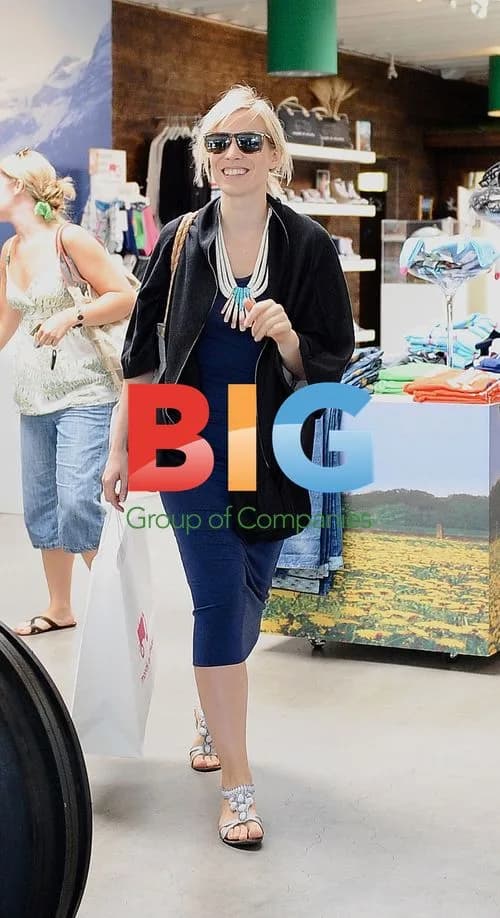 Natasha Bedingfield Shops in LA