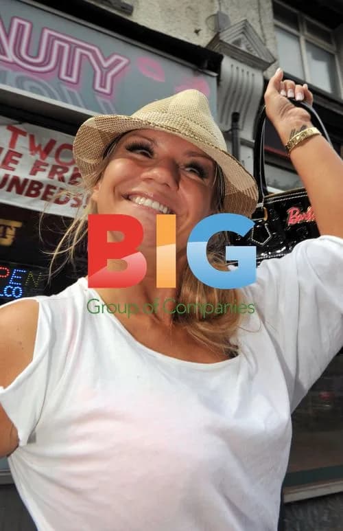 Kerry Katona Visits Tanning Salon
