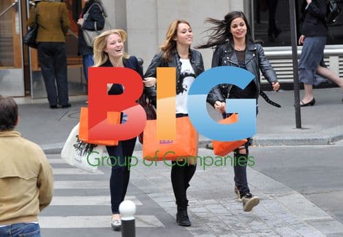 Miley Cyrus and Ashley Greene filming "LOL" in Paris