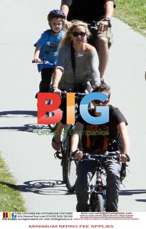 Kate Hudson and Matthew Bellamy bike ride in Alps