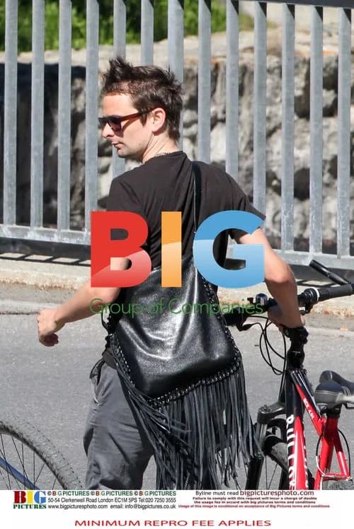 Kate Hudson and Matthew Bellamy bike ride with son