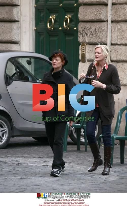Susan Sarandon shops and explores Rome