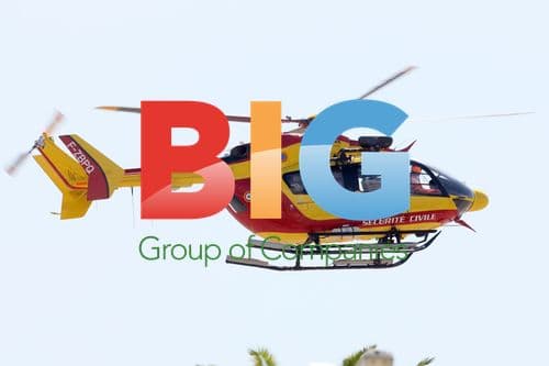 David Cameron arrives in France