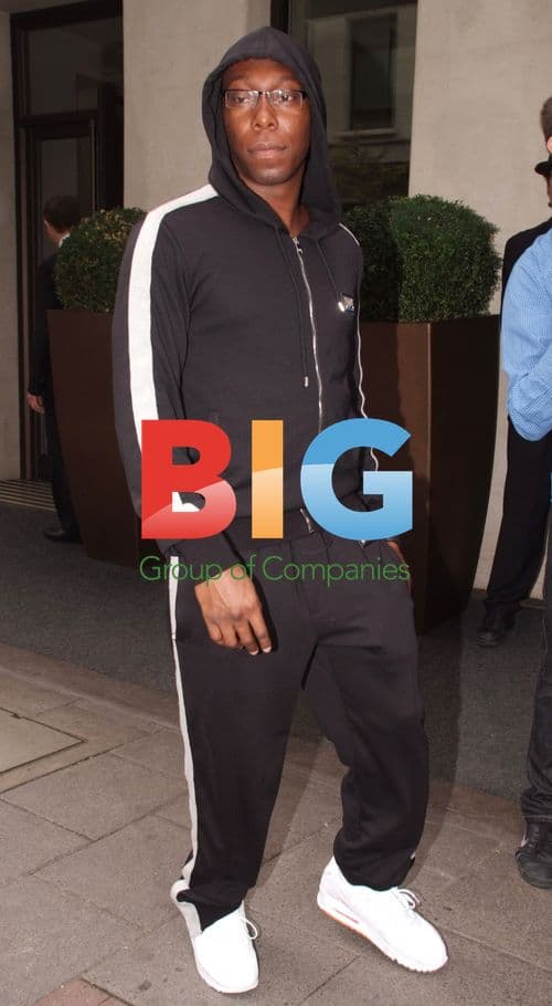 Dizzy Rascal Carries Award