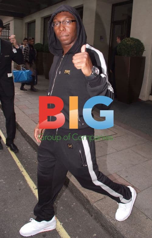 Dizzy Rascal Carries Award in London