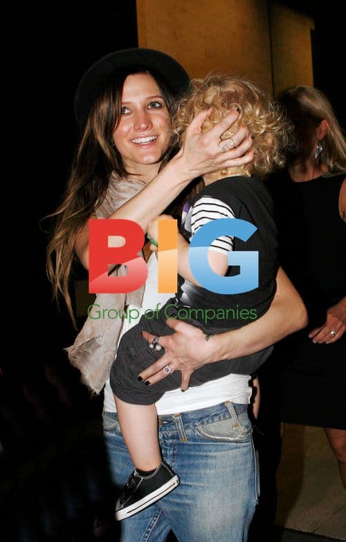 Ashlee Simpson and son Bronx out in NYC