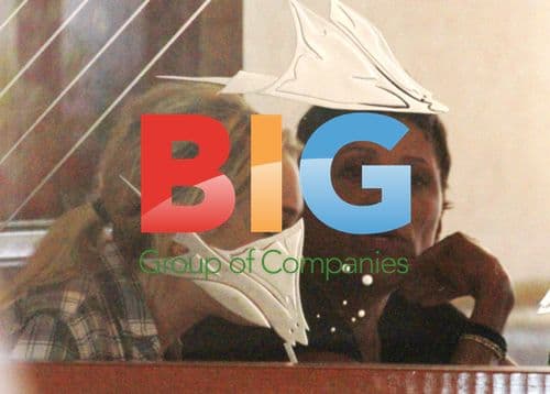 Lindsay Lohan Has Lunch With Lawyer