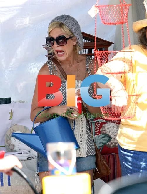 Tori Spelling and Kids at Rose Bowl Flea Market
