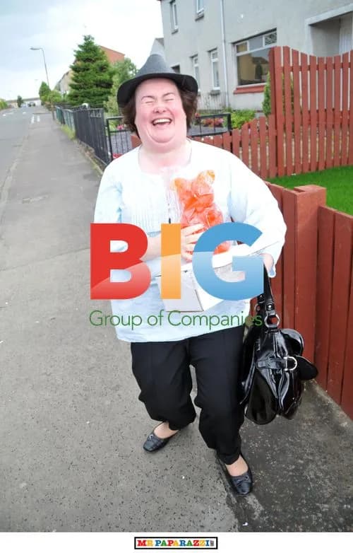 Susan Boyle Posed with Big Al Marsh and Friend Frank