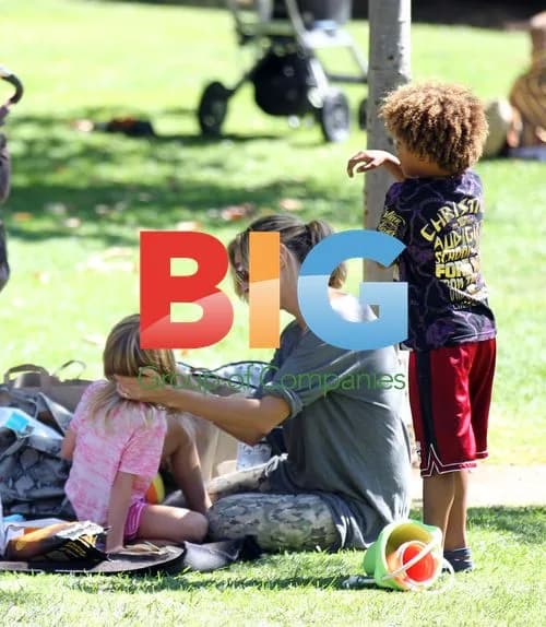 Heidi Klum and Family at Coldwater Canyon Park